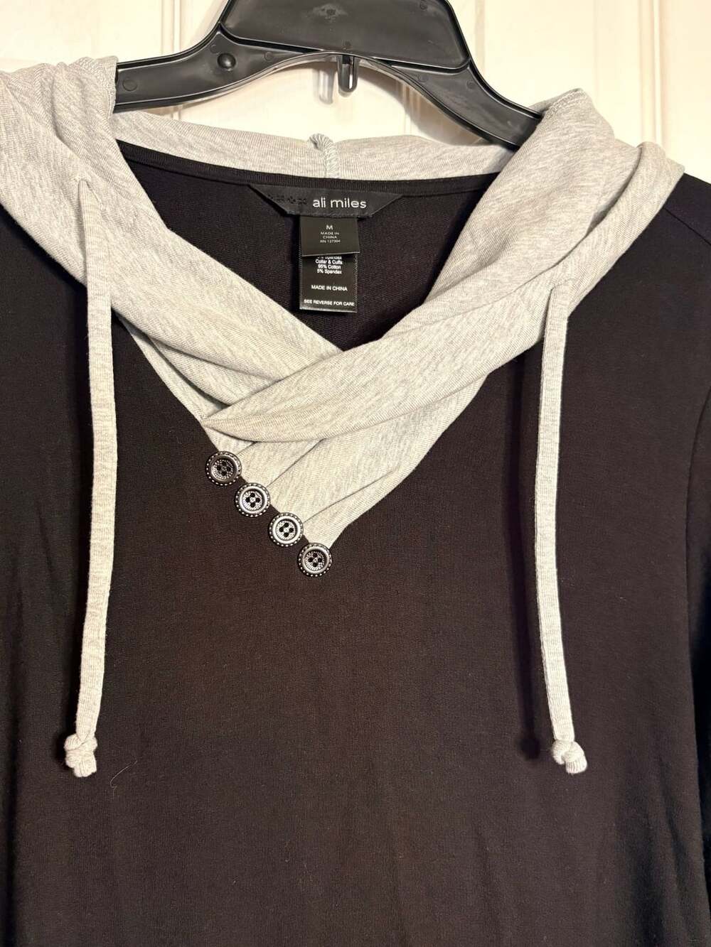 Eli Miler Women's Black and Grey Button Neck Hoodie Size M - Picture 3 of 6
